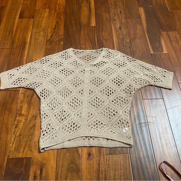 Lightweight Beige Sweater See Through Open Knit Size Medium Bohemian Hippie - Picture 1 of 5